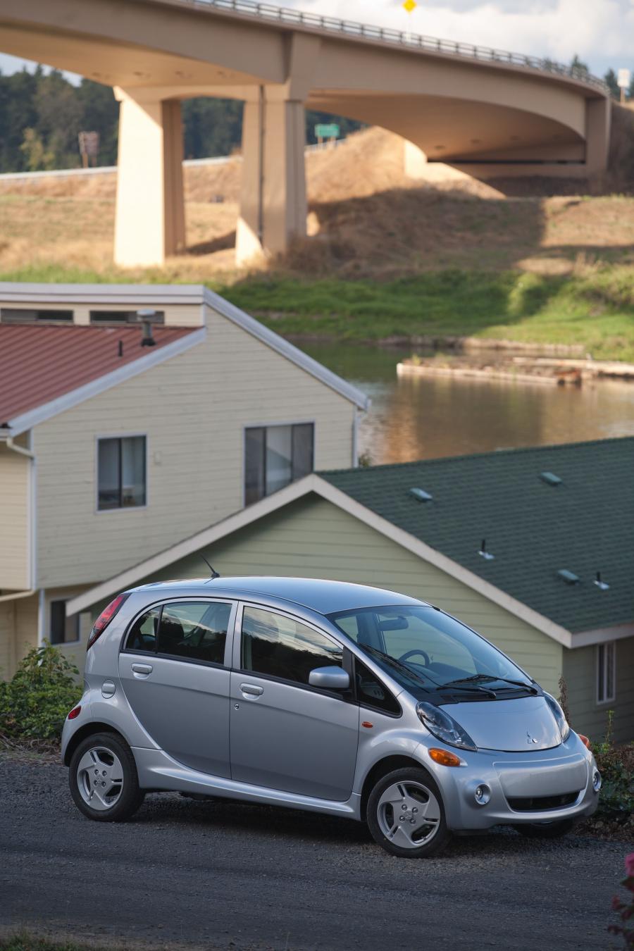  Mitsubishi i-MiEV 2012 года  (US) (фото 81 из 234)